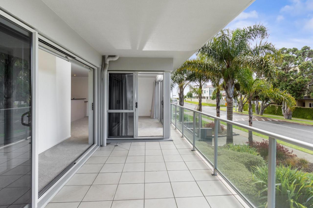 Modern Beach Apartment With Pool & Location Mount Maunganui Exterior foto