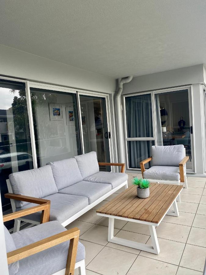 Modern Beach Apartment With Pool & Location Mount Maunganui Exterior foto