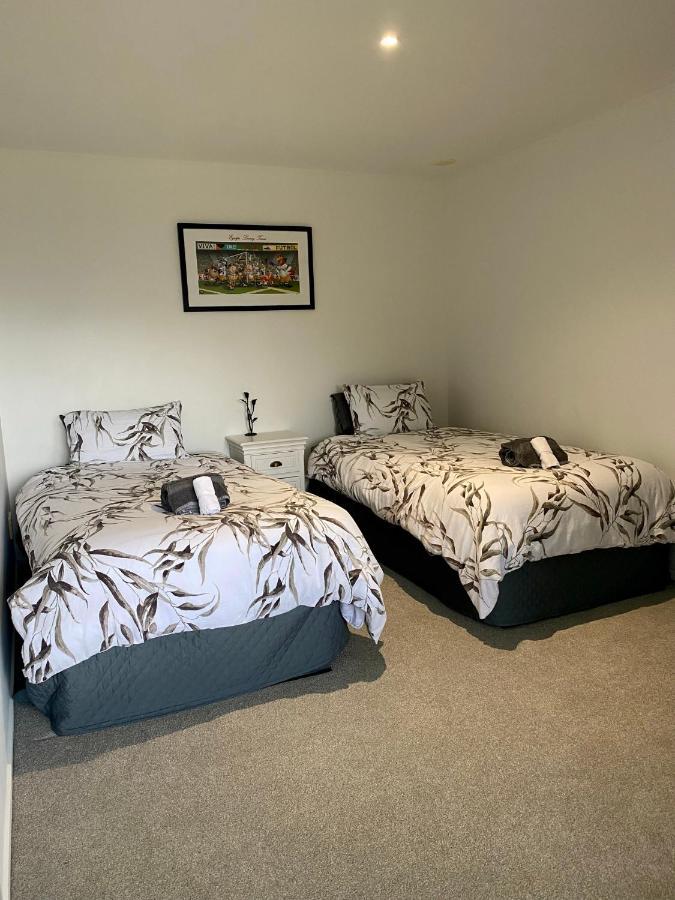 Modern Beach Apartment With Pool & Location Mount Maunganui Exterior foto